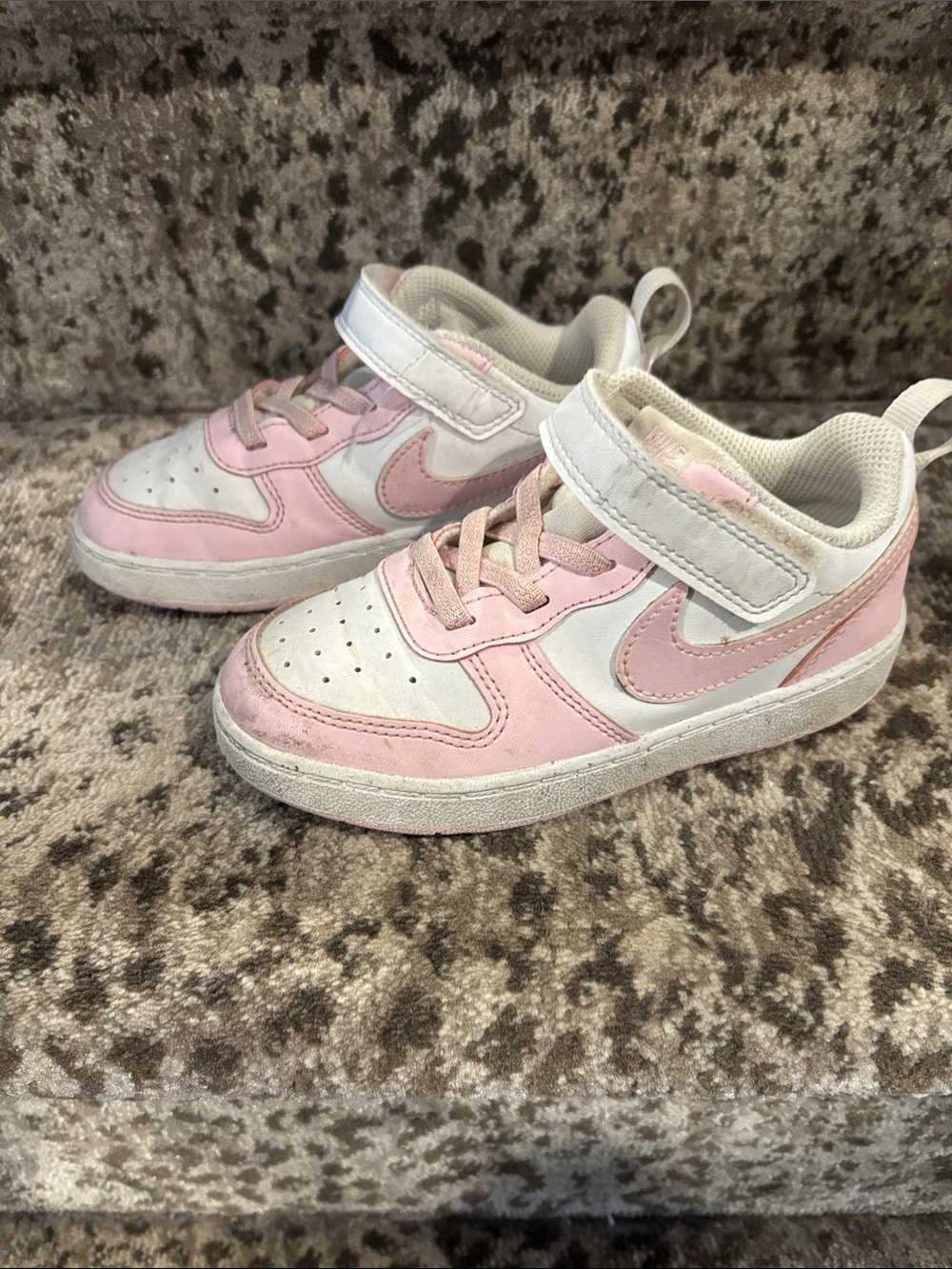 Nike court borough low redraft Kids White and Pink Sneakers size 9